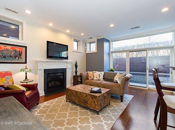 2nd image of 1249 W Melrose St #Gw