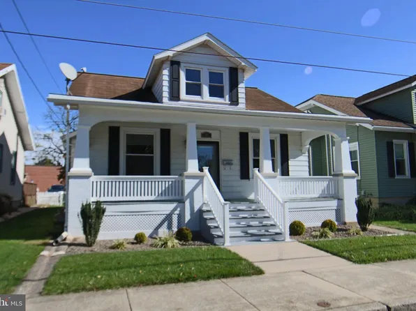 29 S John St, Hummelstown, PA 17036