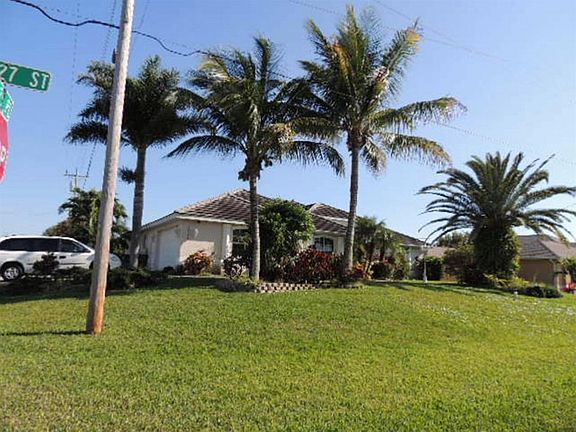 3rd image of 2580 SW 27th St