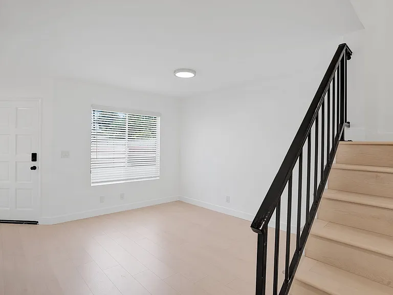 15520-15526 Belshire Ave — Photo 5