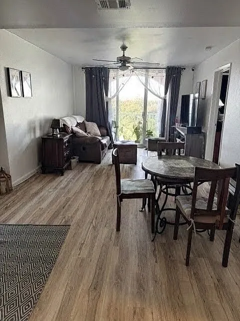 3 bed, 1221 sqft, $3,850 — Photo 3