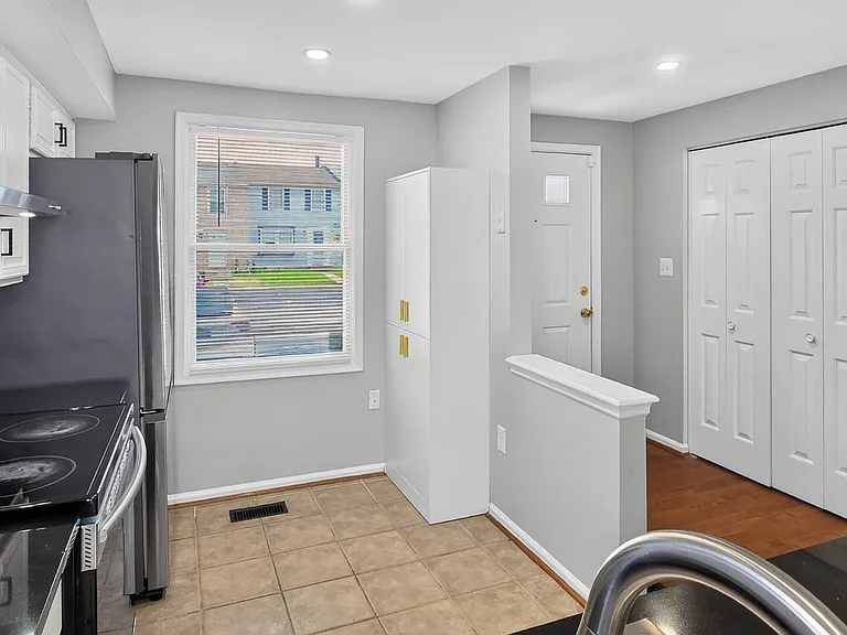3591 Laurel View Ct — Photo 14
