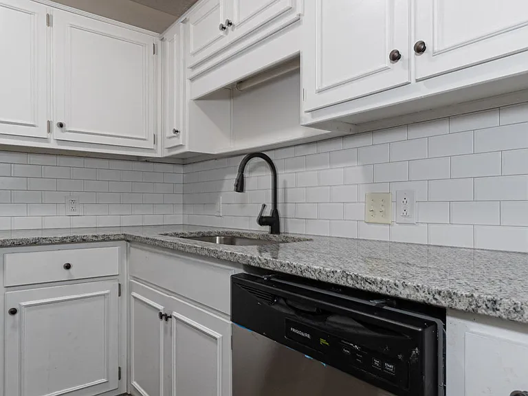 Caroline Ridge Apartments — Photo 7
