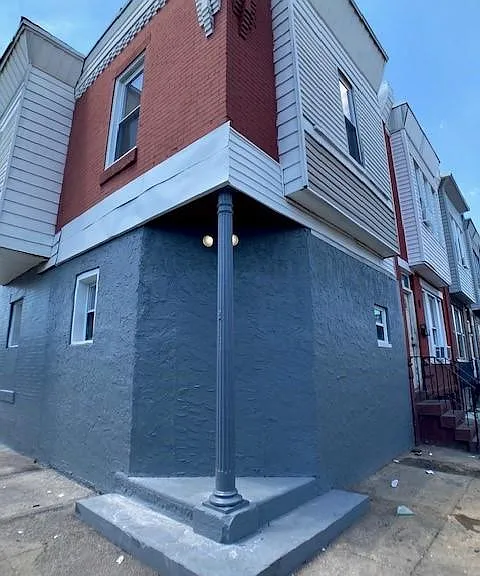 1950 Clarence St #2 — Photo 8