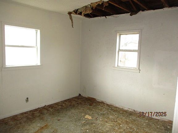 2nd image of 817 J St NW