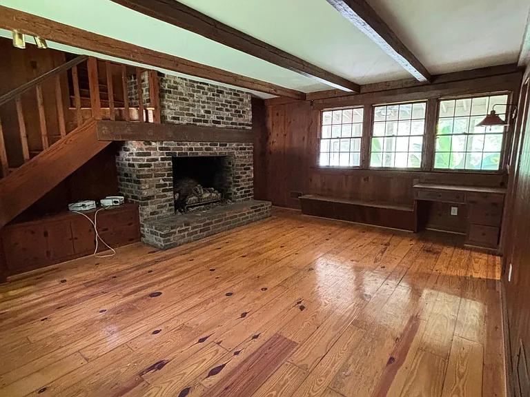 562 Goldmoor Dr NE — Photo 9