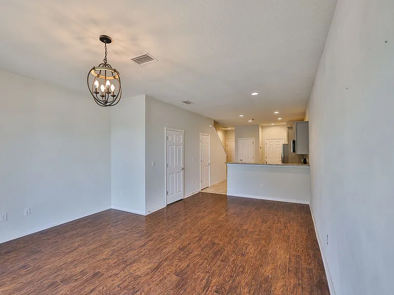 9160 Hillcroft Dr — Photo 11