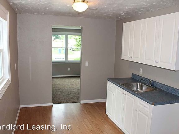 4th image of 3035 Wilson St
