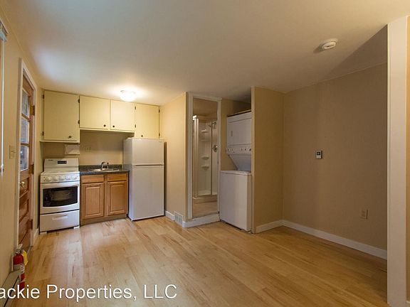 5th image of 526 S Woodlawn Ave Unit 2