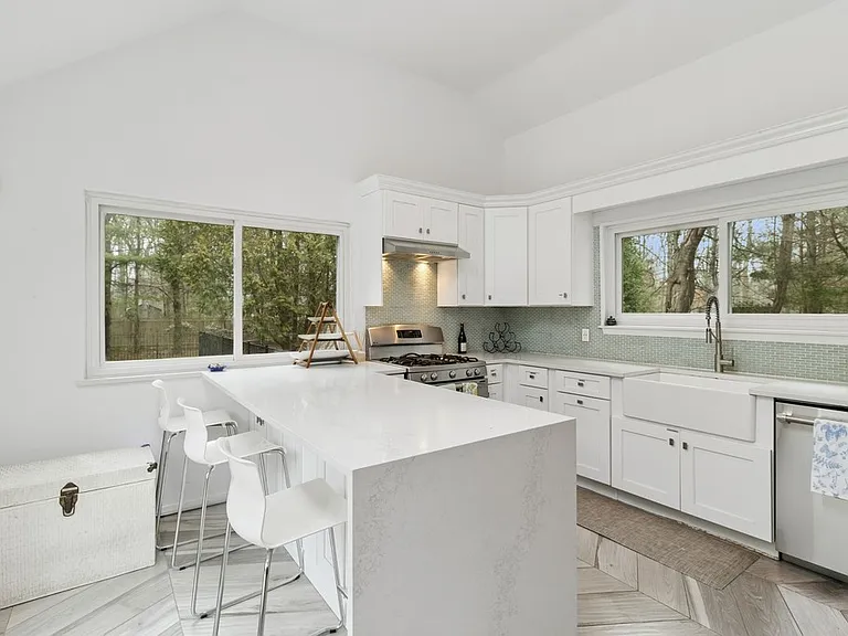 102 Sycamore Dr — Photo 14
