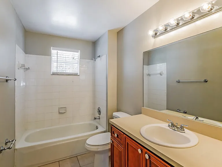 8506 NW 47th St — Photo 16