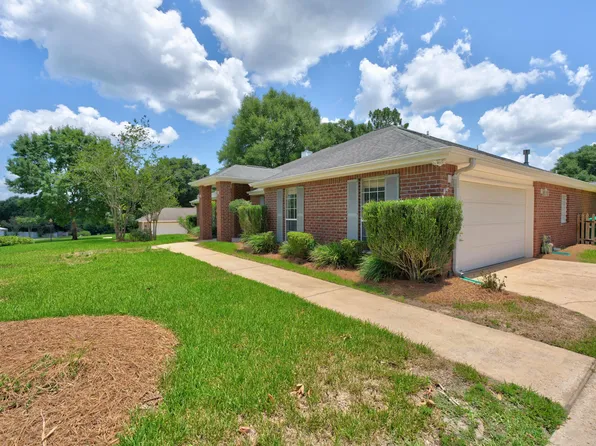 5863 Hunting Meadows Dr, Crestview, FL 32536