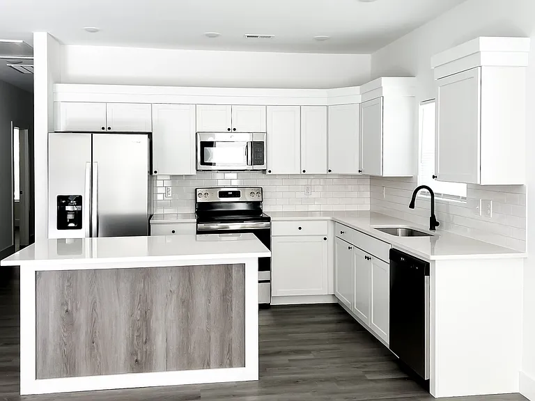 634 W Fairmont Ave — Photo 4