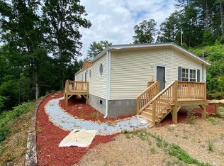 1780 Middle Burningtown Rd, Franklin, NC 28734