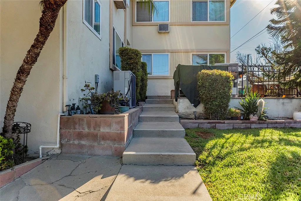 1 bed, 1.0 bath, 600 sqft, $1,800 — Photo 3