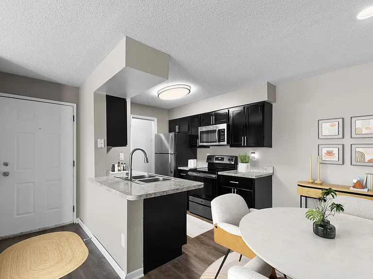 The Bishop (Renovated) - 1 Bed / 1 Bath - 793-837 Sq.Ft.