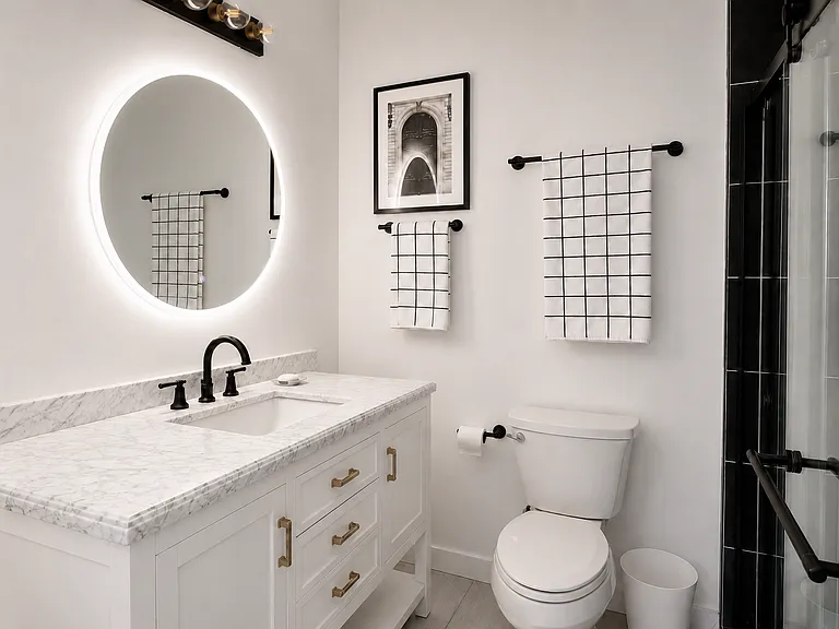 7803 White Oak Ave — Photo 10