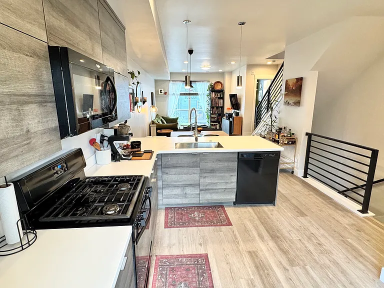 3467 W 63rd Pl — Photo 3