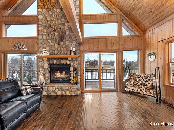 4th image of 10735 Pine Island Dr