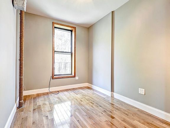 3rd image of 164 Sherman Ave APT 35