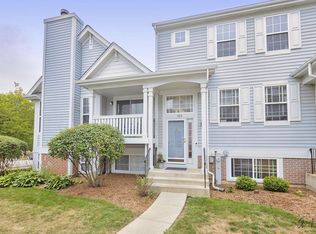 984 Manchester Cir, Grayslake, IL 60030