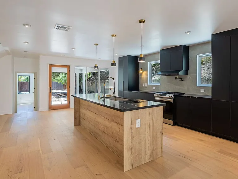 2869 Turnbull Canyon Rd — Photo 4