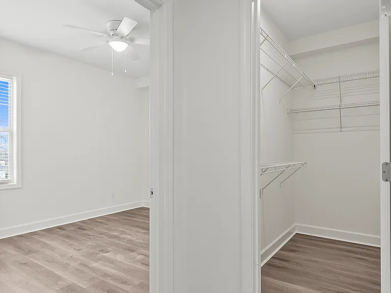 430-474 Wesley Pl — Photo 4