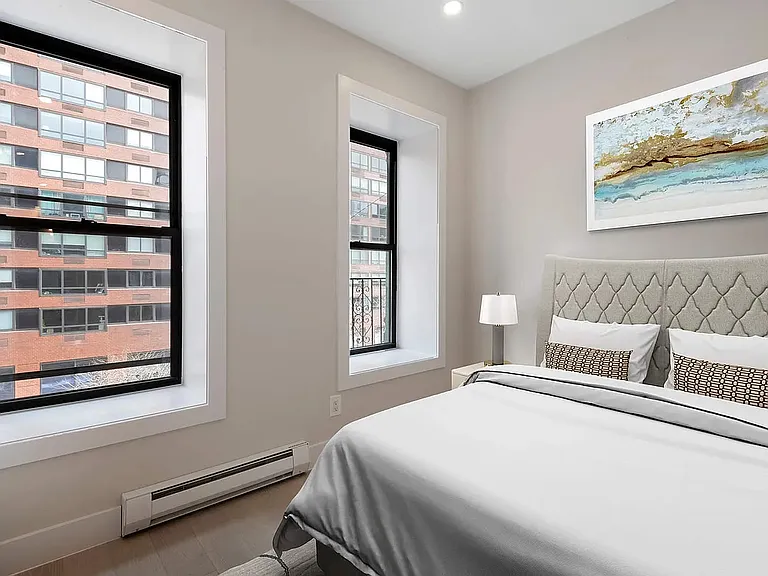 1672 3rd Ave #5FS — Photo 3