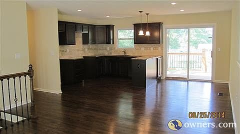 Kitchen w/Dining Area