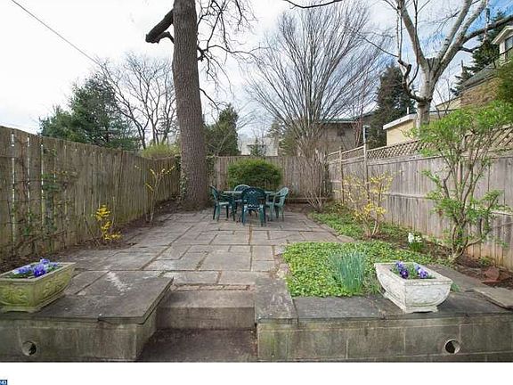 2nd image of 39 W Willow Grove Ave