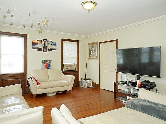 3rd image of 37 1st Ave