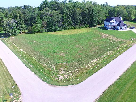 2nd image of 132 Coach House Loop