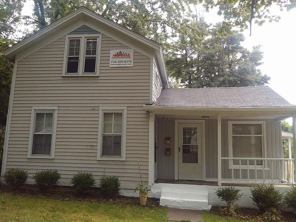 1st image of 216 Maple St #216