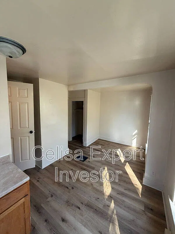 Studio, 1.0 bath, $575 — Photo 2