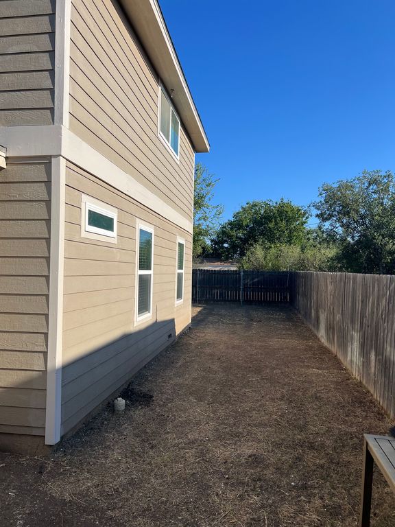 718 W Avenue K - Property Image