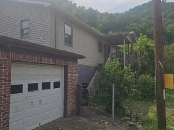 106 Sergent St, Evarts, KY 40828