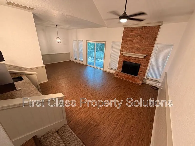 2 bed, 2.5 bath, 1595 sqft, $1,545 — Photo 4