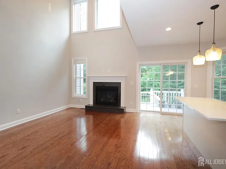 10 Gonzalez Dr — Photo 6