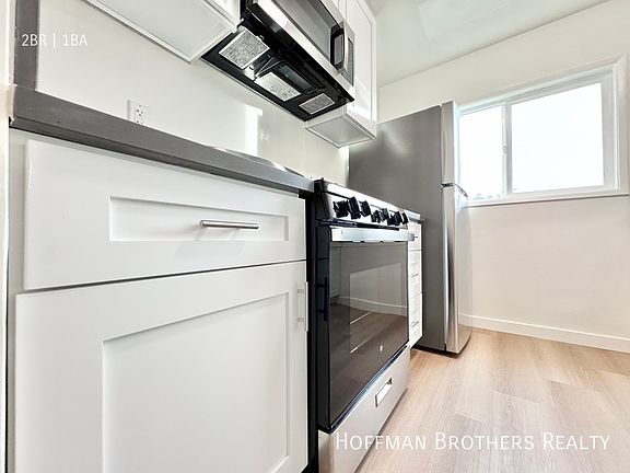 5th image of 3160 Hollycrest Dr #1A