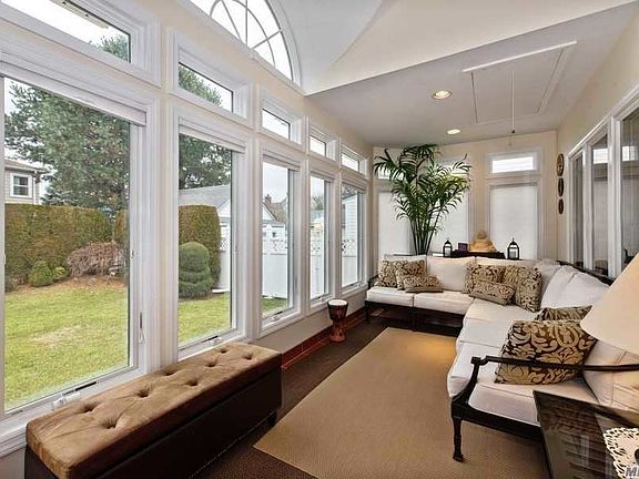 3rd image of 17 Blossom Heath Ave