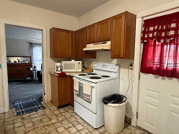 5th image of 804 Mansion St