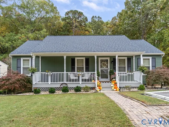 2955 Sand Hills Dr, Chester, VA 23831