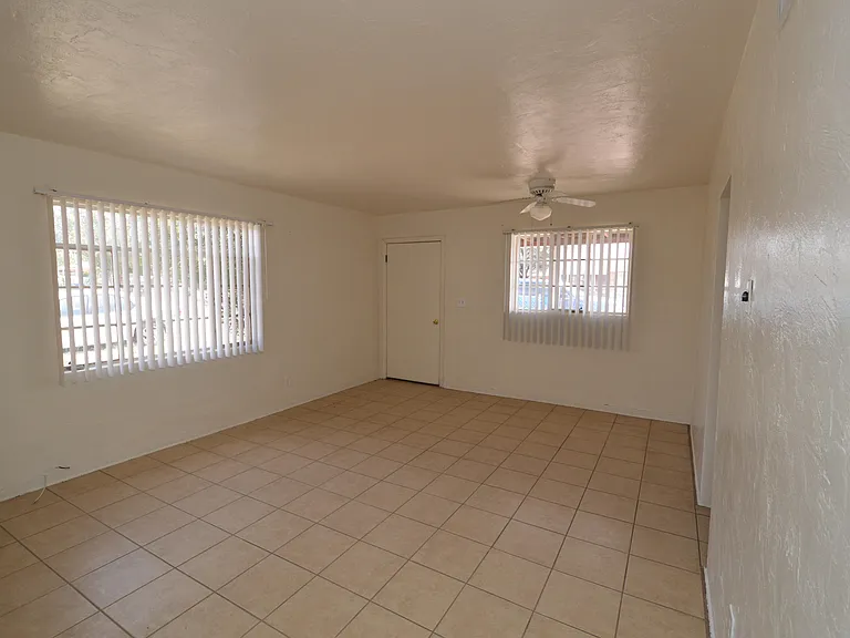 4525 E Montecito St — Photo 7