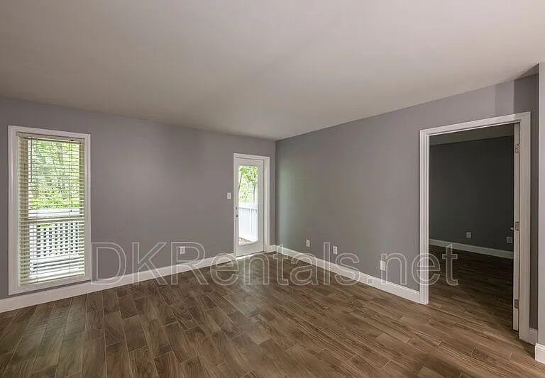 1309 Summit North Dr NE — Photo 6