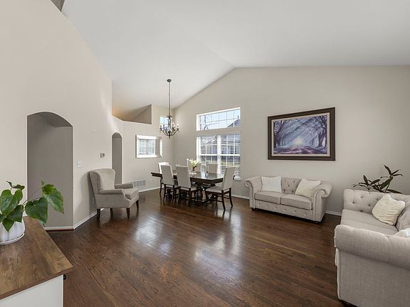 4th image of 604 Berkshire Ct