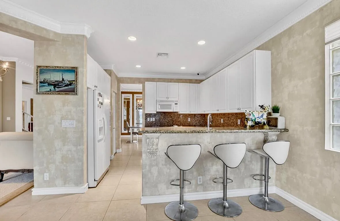 4 bed, 2871 sqft, $6,500 — Photo 2
