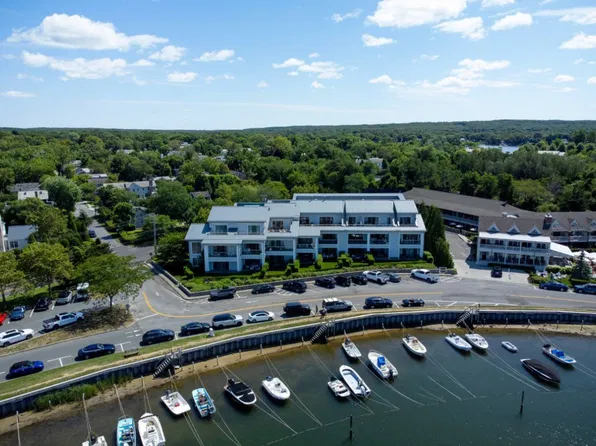 21 W Water St APT 1A, Sag Harbor, NY 11963