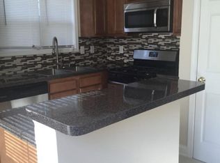 858 Royal Rd, Cleveland, OH 44110