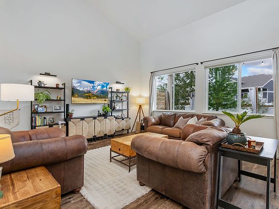 5th image of 268 Castle Dr