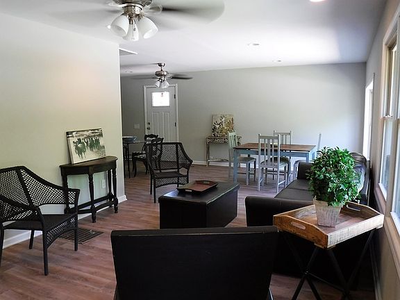 2nd image of 204 Highland Forest Dr